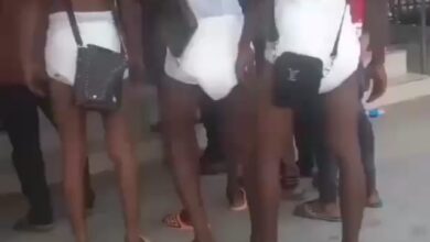 4 Men Storm A Bank Premises Wearing Only Diapers - Video
