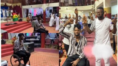 Ogidi Brown Leads Praises N Worship In Church After Fameye's Antoa Case - Video