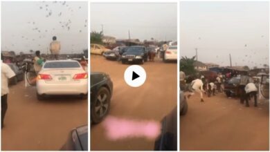 Alleged Yahoo Boys Trends As Dey Stop In Middle Of De Road 2 Throw Money In DE Air In Benin - Video