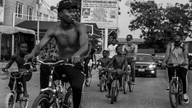 Kwesi Arthur – Grind Day (Remix) ft Sarkodie x Medikal