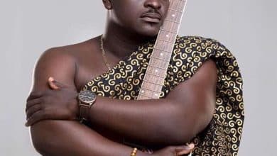 Kumi Guitar (Nana Yaw Kumi) – Break Into Two (Ft. Guru) (1 Litre Remix)