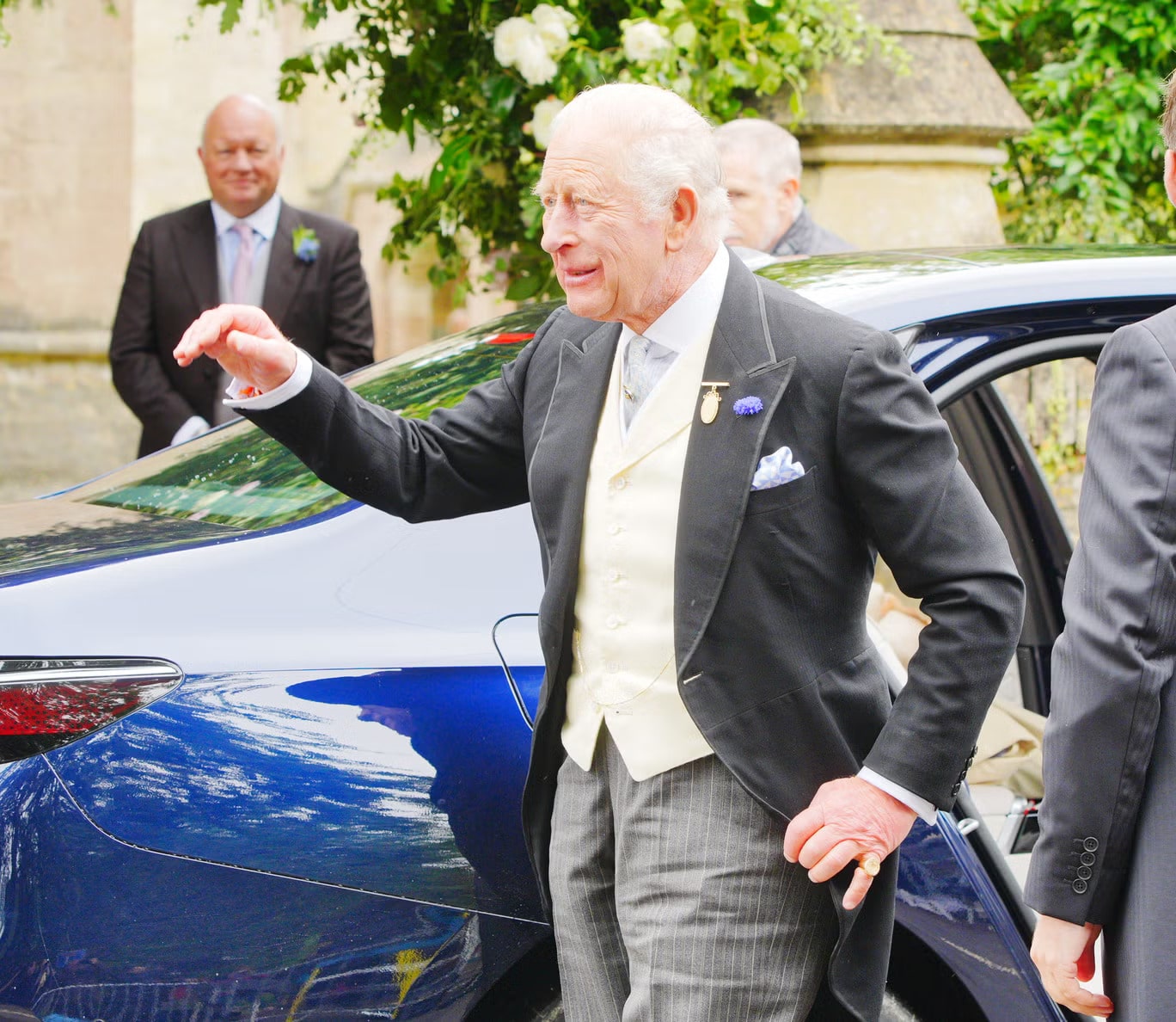 King and Queen’s High-Stakes Helicopter Dash: From Royal Wedding to Epsom Derby 1 King and Queen’s High-Stakes Helicopter Dash From Royal Wedding to Epsom Derby