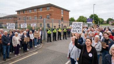 UK Immigration Protests: Kent Crowds Chant 'You're Going Back!' Amid Rising Tensions